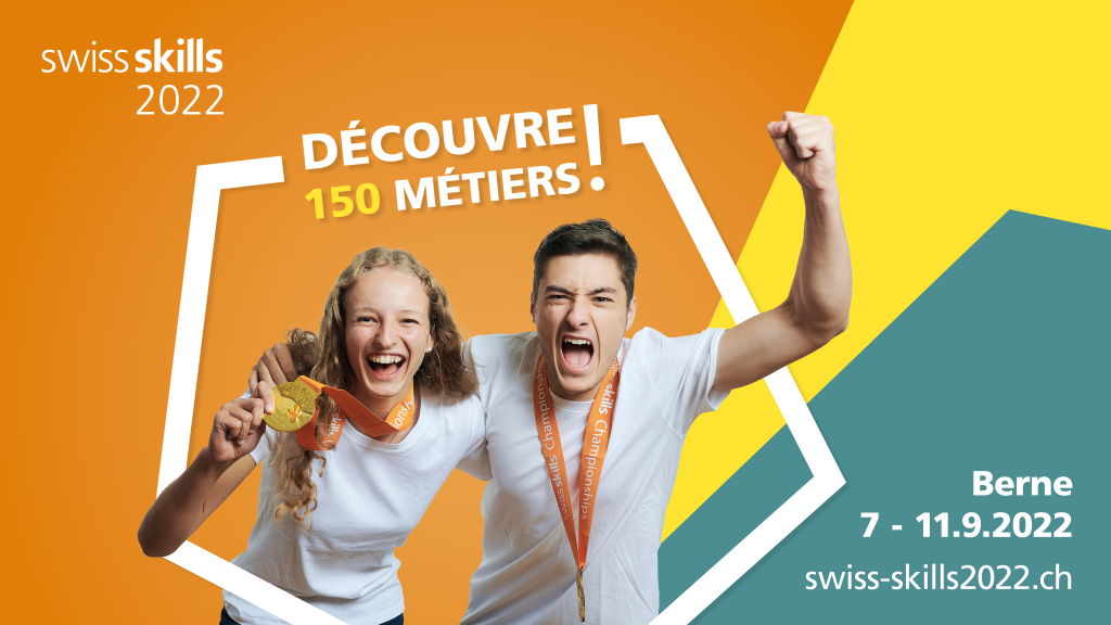 La photo montre le visuel de SwissSkills 2022, deux jeunes sont heureux de leur médaille aux Championnats SwissSkills.